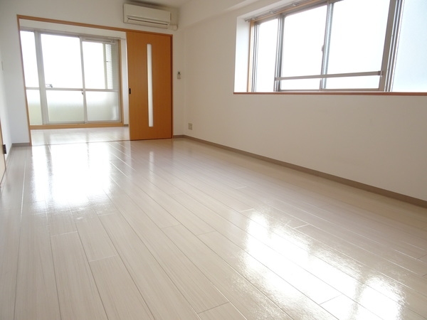居室・リビング　明るいお部屋