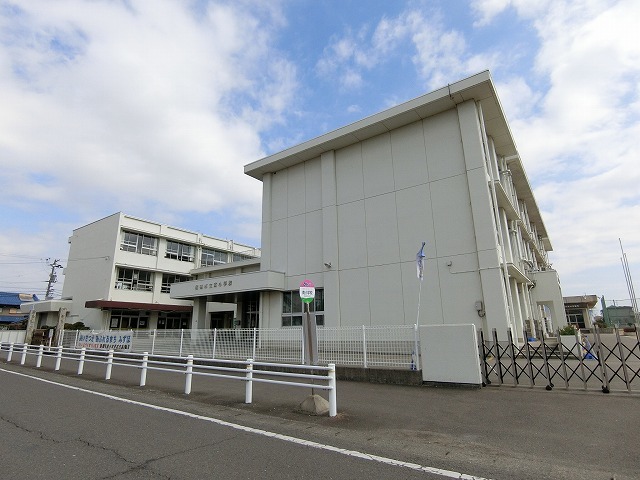 小学校　市立南小学校（小学校）まで700m