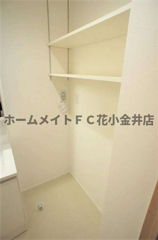 洗面設備　脱衣スペースもあります