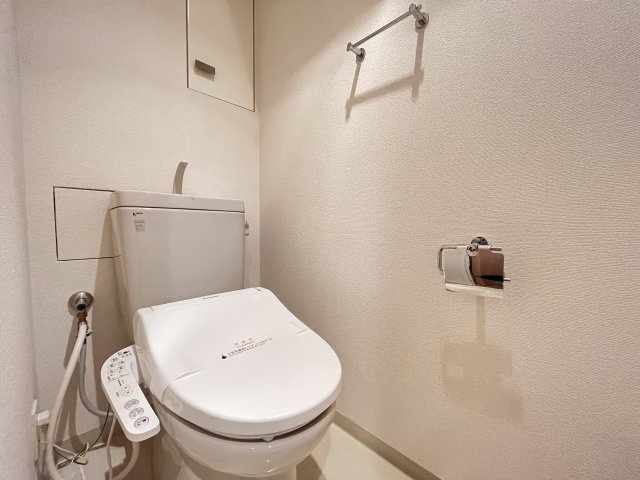 トイレ　※同タイプ別部屋になります。
