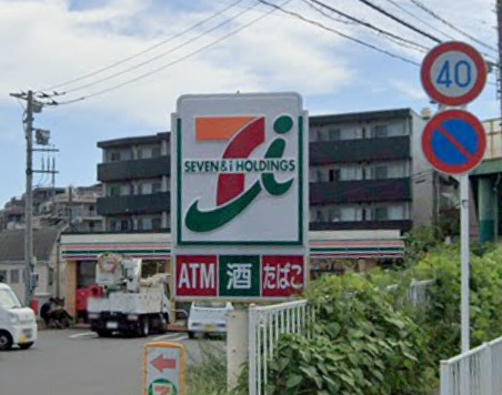 コンビニ　セブンイレブン（コンビニ）まで412m