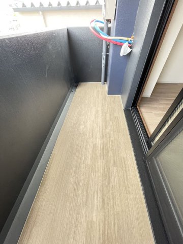バルコニー　暖かな日差しのふりそそぐバルコニー