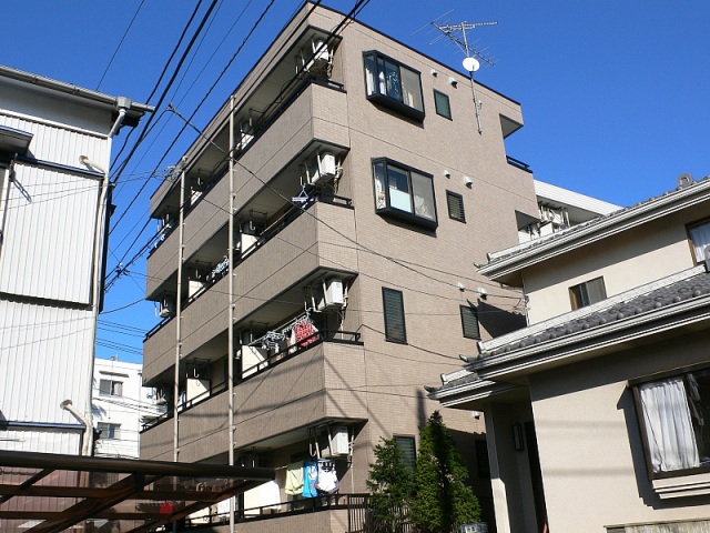 アイル生田の建物外観