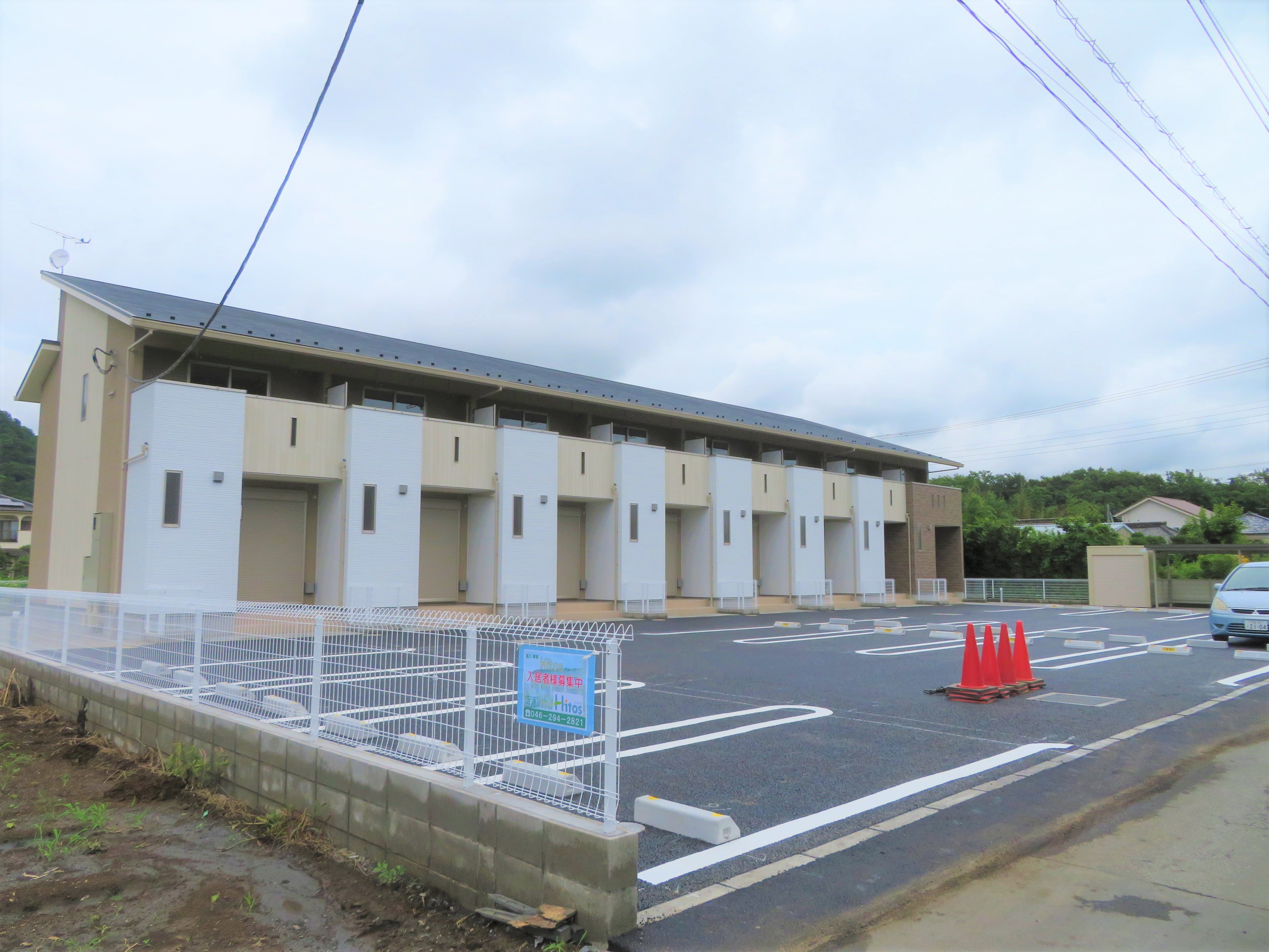 建物外観　築浅テラス物件！希少なペット可物件！小型犬1匹のみ飼育可。