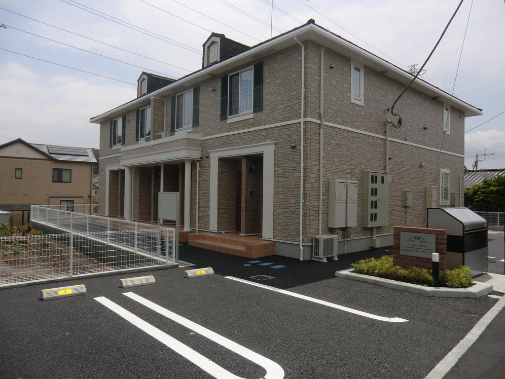 駐車場　敷地内駐車場
