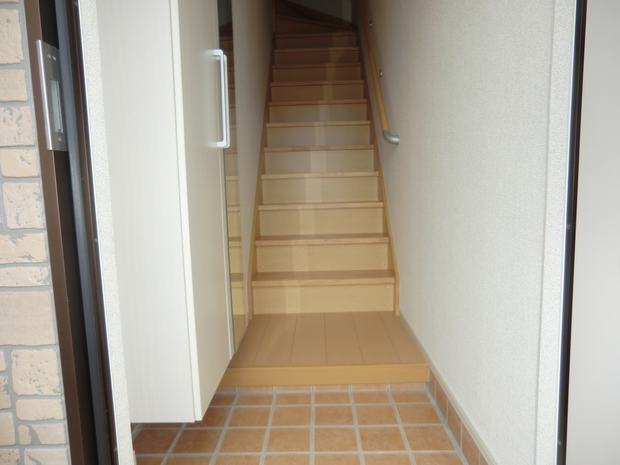 玄関　玄関内部