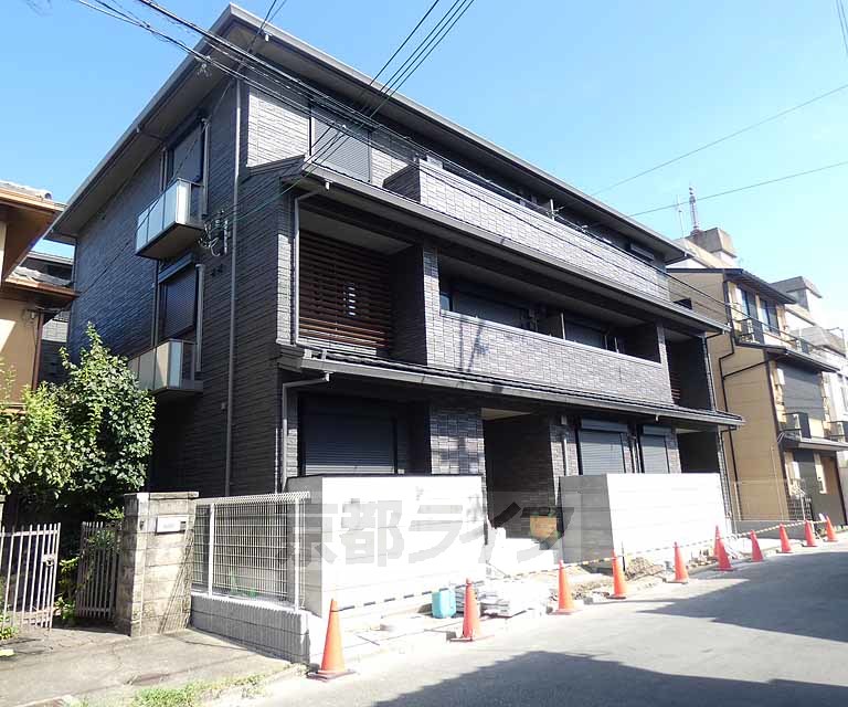 京都市下京区学林町のマンションの建物外観