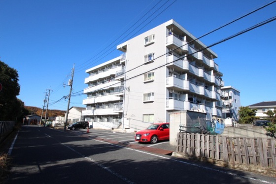 【岡山市北区富原のマンションの建物外観】