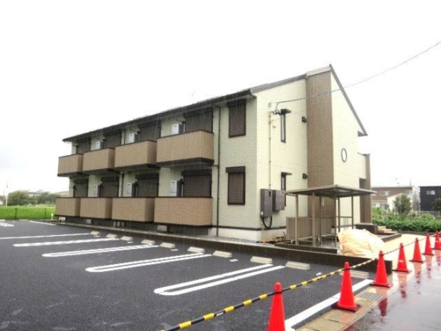 羽島市福寿町本郷のアパートの建物外観