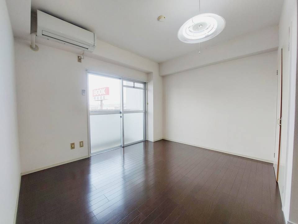 居室・リビング　リビング