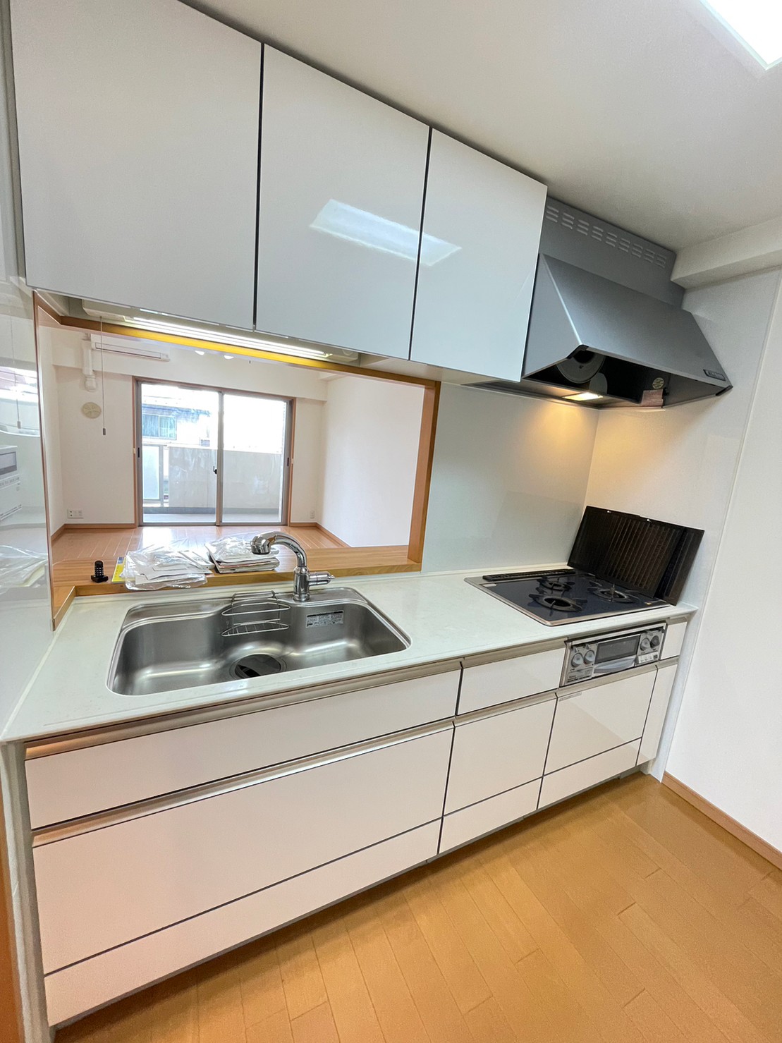 キッチン　ガス３口システムキッチン
