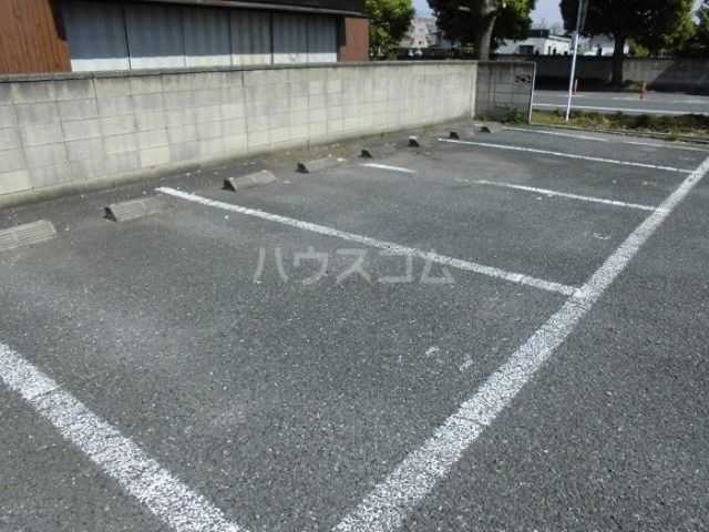 【ドエル福島Aの駐車場】