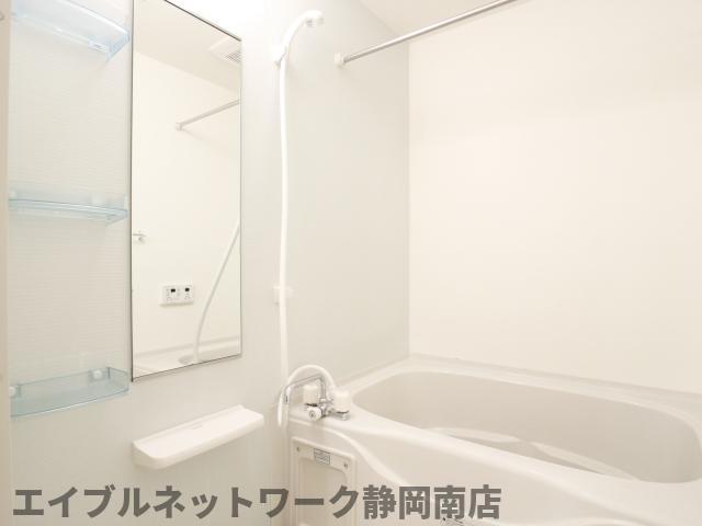 バス・シャワールーム　きれいなお風呂です