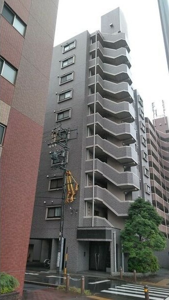 名古屋市千種区吹上のマンションの建物外観