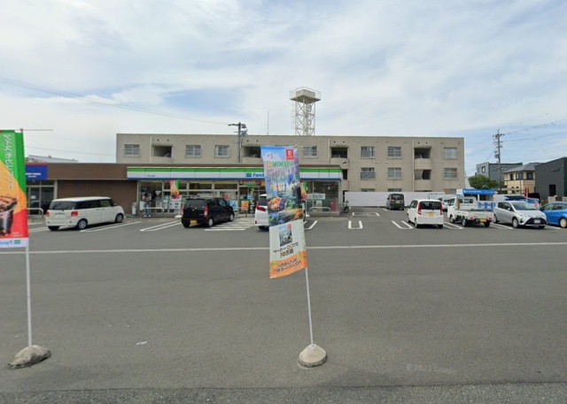 コンビニ　ファミリーマート　浜松入野店（コンビニ）まで700m