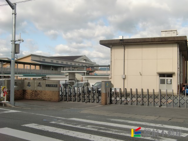 【朝倉郡筑前町依井のアパートの小学校】