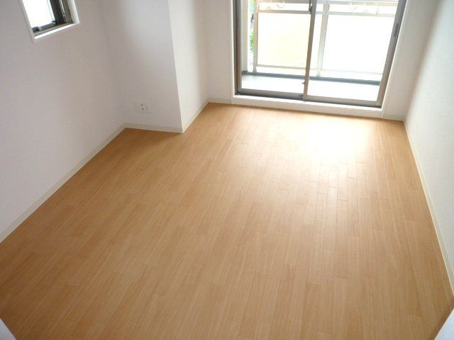 居室・リビング　明るい洋室です。