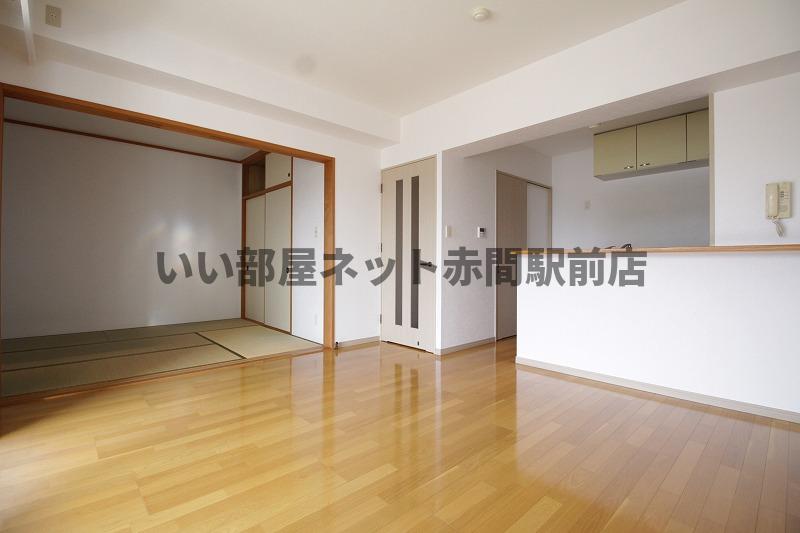 居室・リビング　※同タイプのお部屋写真です。現況優先