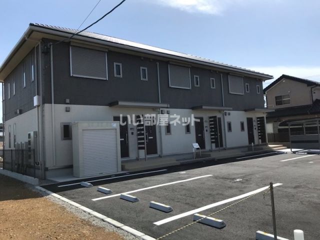 【浜松市浜名区都田町のアパートの建物外観】