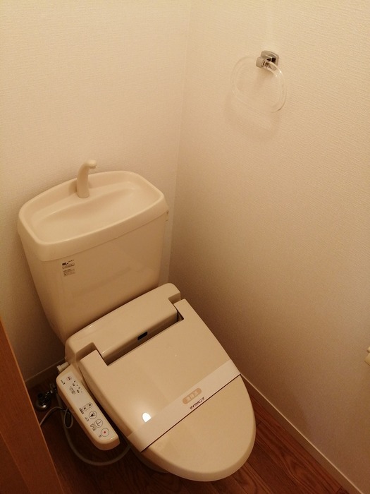 【アモロッソ　トリプルSのトイレ】