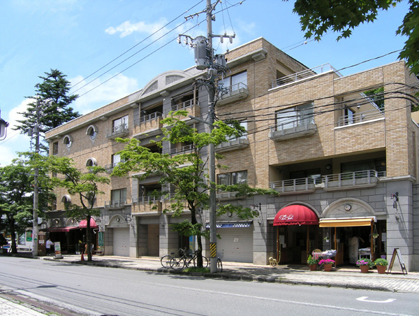 旧軽井沢三笠ハウスの建物外観