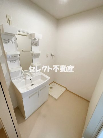 【出水市高尾野町下水流のアパートの洗面設備】