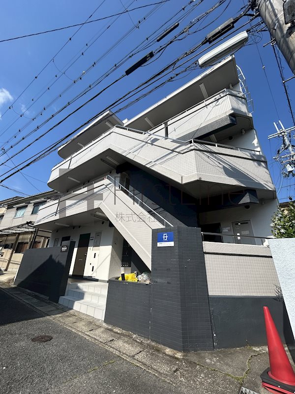 レナジア山科の建物外観