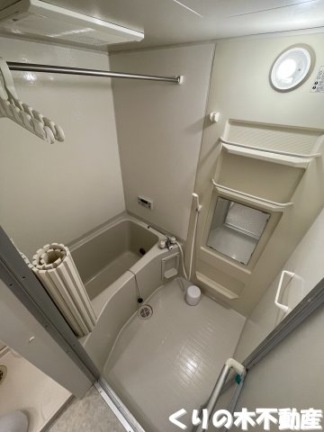 バス・シャワールーム　落ち着いた空間のお風呂です