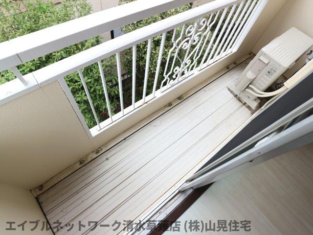 バルコニー　開放的で明るい空間を演出してくれるバルコニーです