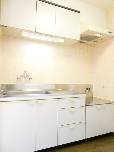 キッチン　収納のあるキッチン※同タイプ参考写真