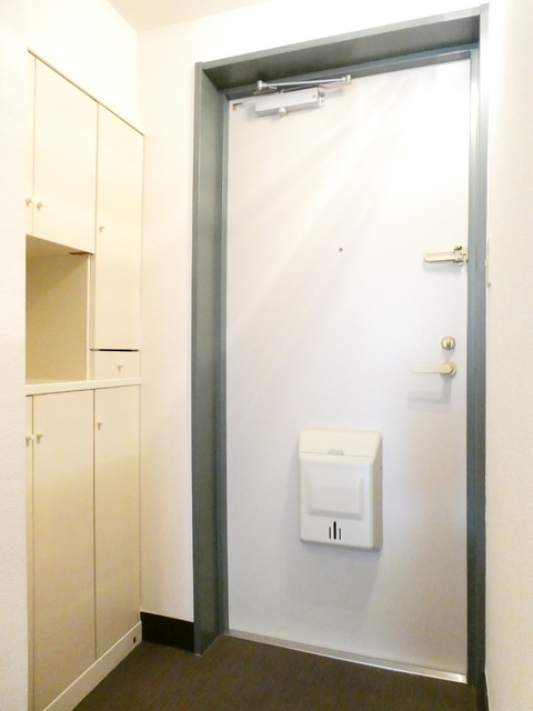 玄関　シューズボックス付き玄関※同タイプ参考写真