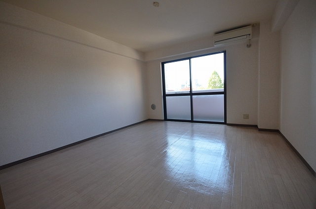 居室・リビング　別号室の写真です。