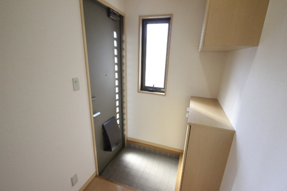 玄関　※別部屋の写真です