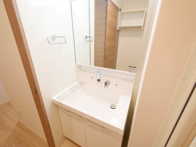 洗面設備　使いやすい洗面所です