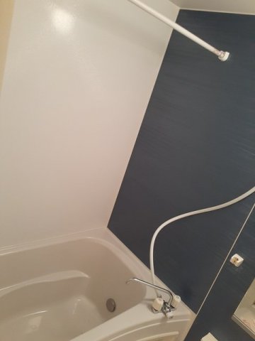 バス・シャワールーム　追い焚き・浴室乾燥機付きのお風呂です♪