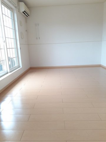 居室・リビング　明るい室内です☆