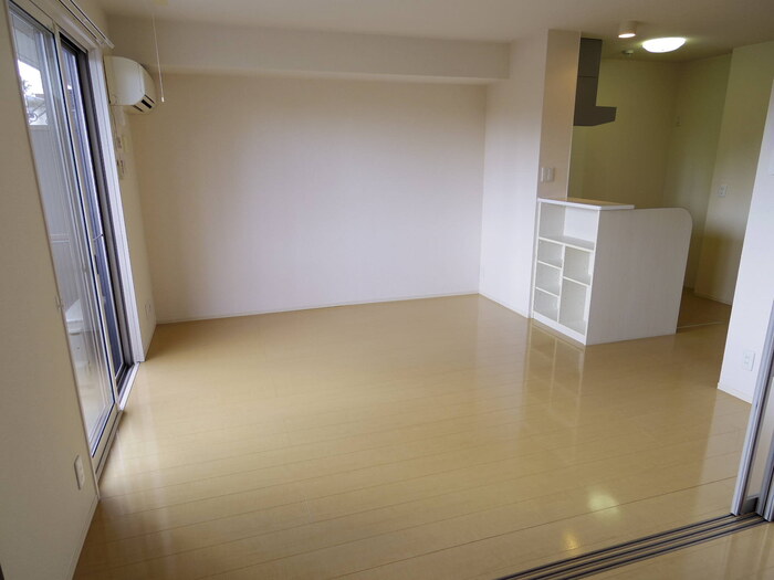 居室・リビング　リビング（エアコン・室内物干し付）