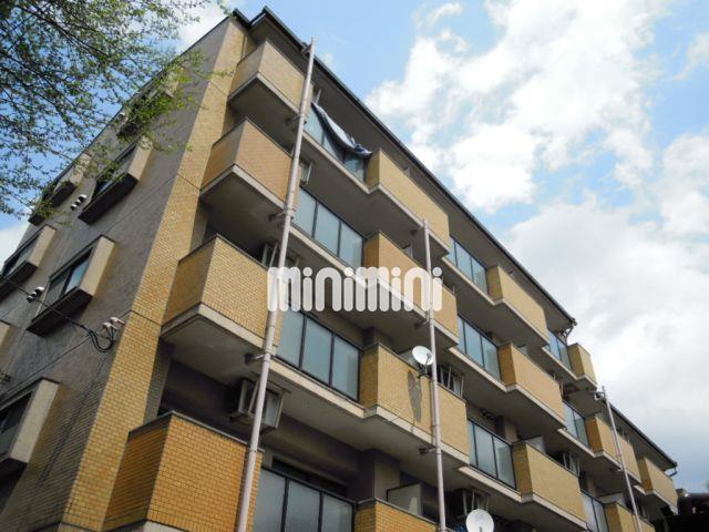 建物外観　目の前が公園の静かな周辺環境です。