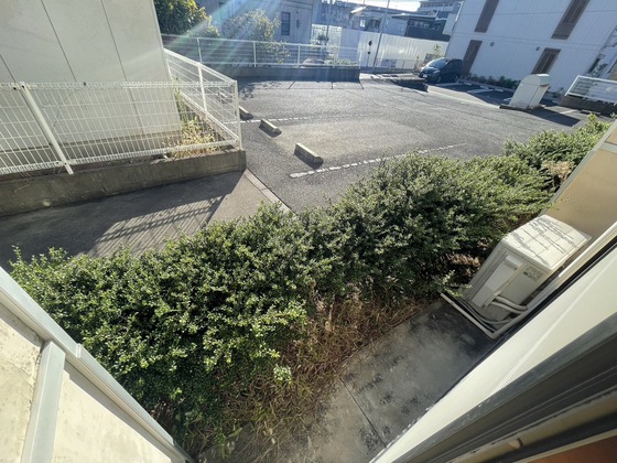 庭　※別号室の写真です