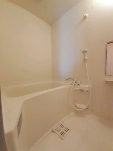 バス・シャワールーム　ゆったり過ごせるお風呂です