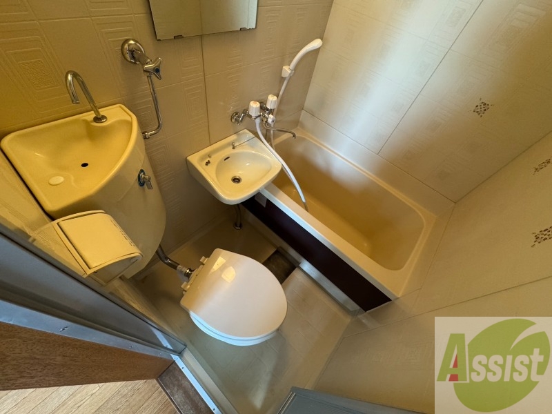 バス・シャワールーム　ユニットバスです。疲れを癒すのに欠かせませんね！