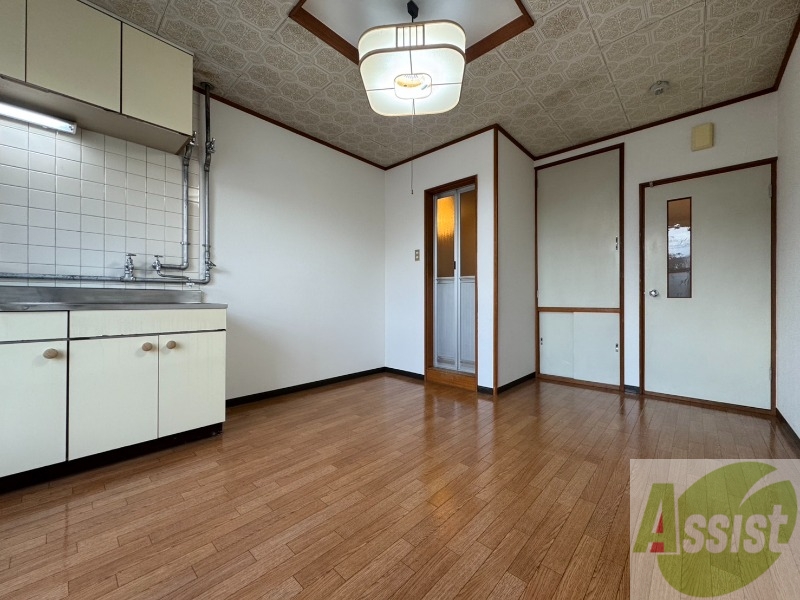 居室・リビング　広くてキレイなお部屋が広がっていて、充実した生活が送れそう。