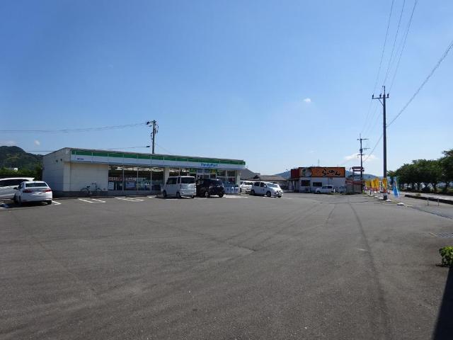 コンビニ　ファミリーマート唐津久里店（コンビニ）まで2296m