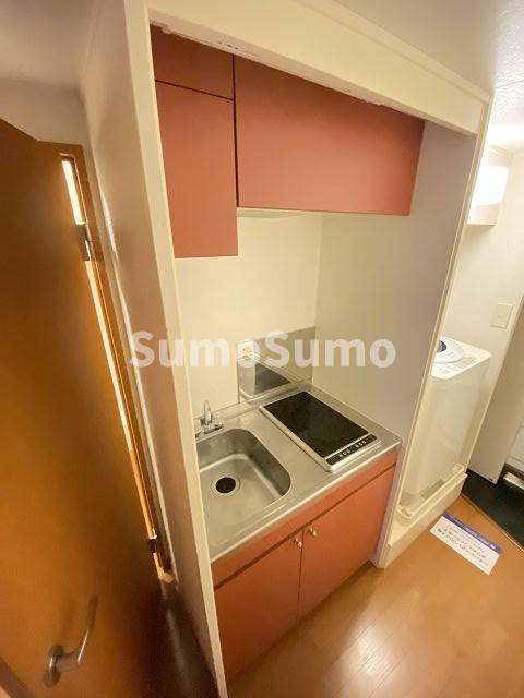 キッチン　コンパクトなキッチンで掃除もラクラク