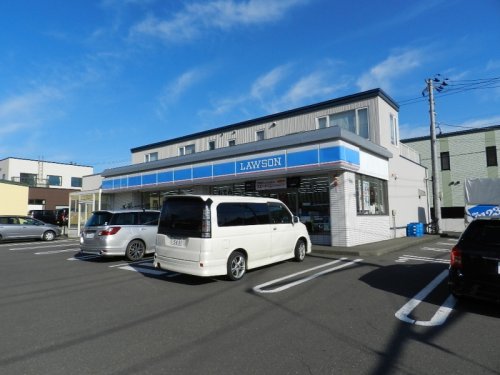 コンビニ　ローソン 登別中央一丁目店（コンビニ）まで669m
