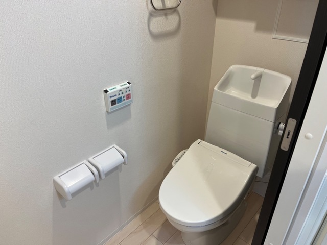 トイレ　類似物件参考写真