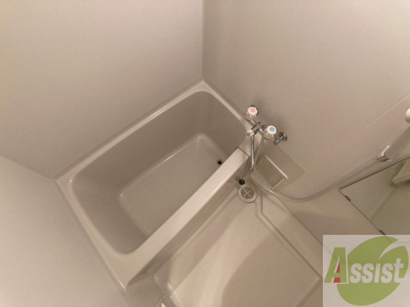 バス・シャワールーム　お風呂になります。一日の疲れを癒してくださいね。