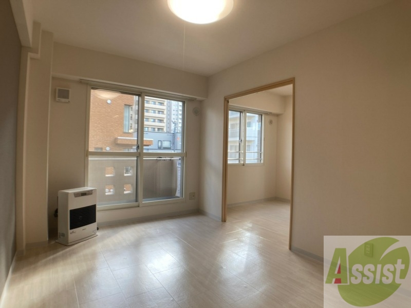 居室・リビング　広くてキレイなお部屋が広がっていて、充実した生活が送れそう。