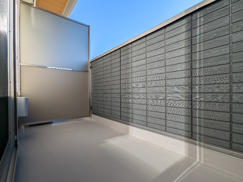 バルコニー　図面と現状に相違がある場合には現状を優先