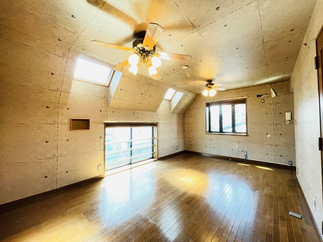 居室・リビング　リフォーム前の写真です